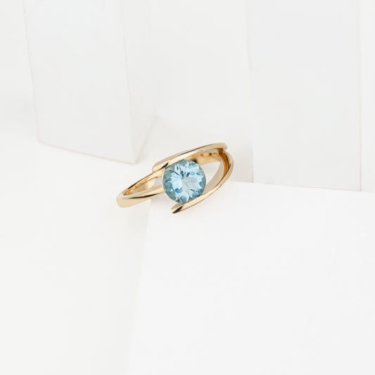 Tweez Solitaire Ring - Aquamarine